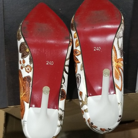 Pumps - Picture 4 of 4